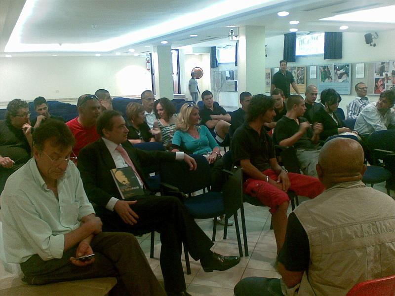 exodus fernandes3 (29).jpg